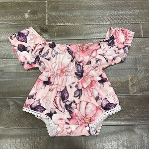 SHEIN Baby Onesie